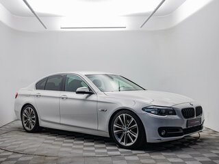 2013 BMW 5 серии 528i xDrive VI (F10/F11/F07) Рестайлинг, белый, 1940000 рублей, вид 3