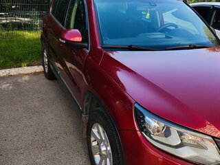 2013 Volkswagen Tiguan I Рестайлинг, красный, 1490000 рублей, вид 1