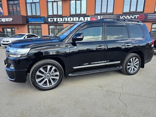 2017 Toyota Land Cruiser 200 Series Рестайлинг 2, чёрный, 6999000 рублей, вид 1