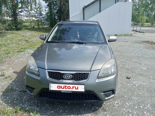 2010 Kia Rio II Рестайлинг, серебристый, 550000 рублей, вид 1