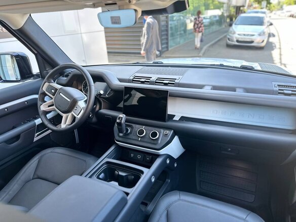 2023 Land Rover Defender 110 II, белый, 12500000 рублей - вид 15