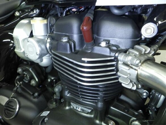 2025 Triumph Bonneville Bobber, чёрный, 1500000 рублей - вид 11