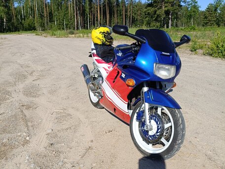1993 Honda CBR 600F, синий, 280000 рублей, вид 3