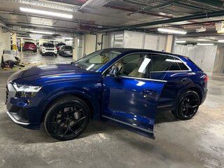 2023 Audi Q8 55 TFSI I (4M), синий, 10500000 рублей, вид 3