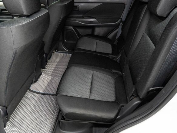 2015 Mitsubishi Outlander III Рестайлинг, белый - вид 13