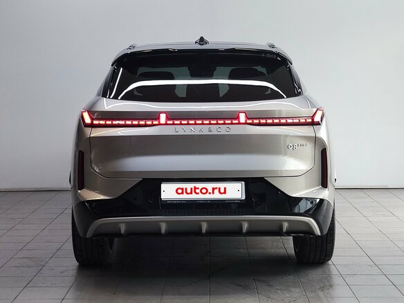 2023 Lynk & Co 08 39.6 kWh I, серый, 5600000 рублей - вид 5