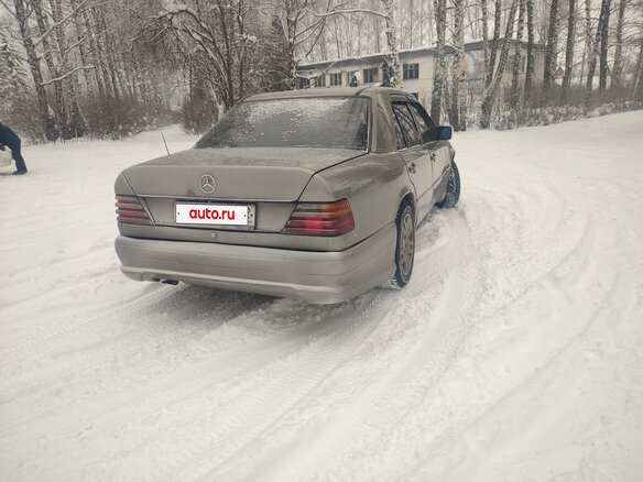 1989 Mercedes-Benz W124 250, серый, 470000 рублей - вид 4