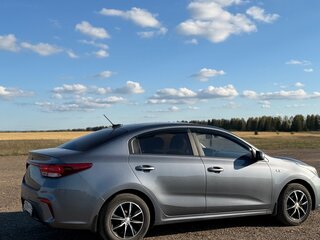 2020 Kia Rio IV, серый, 1550000 рублей, вид 4