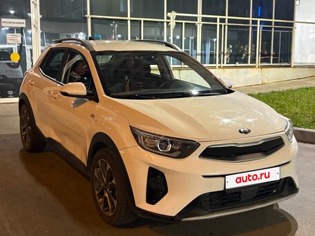 2019 Kia Stonic I, белый, 1225000 рублей, вид 1