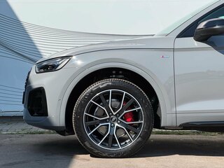 2025 Audi Q5 L 45 TFSI II (FY) Рестайлинг, серый, 5540000 рублей, вид 2