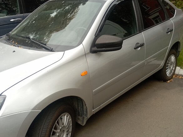 2015 Lada (ВАЗ) Granta I, серебристый, 615000 рублей - вид 3