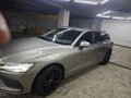 2019 Volvo V60 II, серый, 1800000 рублей - вид 3