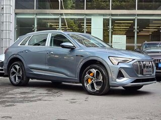 2026 Audi Q2 L e-tron I Рестайлинг, голубой, 4999666 рублей, вид 4