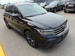 2023 Volkswagen Tiguan Allspace II Рестайлинг, чёрный, 2100000 рублей, вид 2