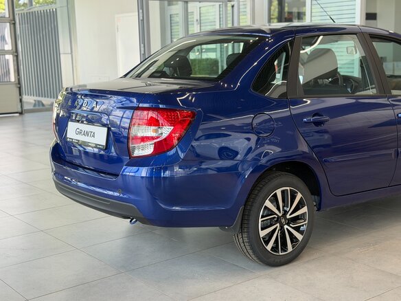 2026 Lada (ВАЗ) Granta I Рестайлинг, синий, 1310000 рублей - вид 6