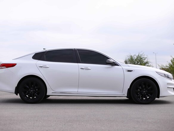 2017 Kia Optima IV, белый - вид 3