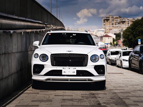 2023 Bentley Bentayga Speed I Рестайлинг, белый, 27700000 рублей, вид 3