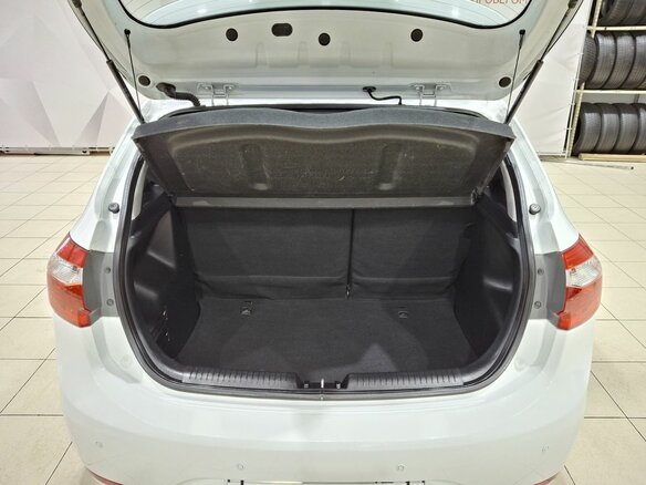 2014 Kia Rio 6-speed III, белый - вид 37
