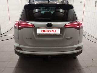 2018 Toyota RAV4 IV (XA40) Рестайлинг, белый, 2450000 рублей, вид 4
