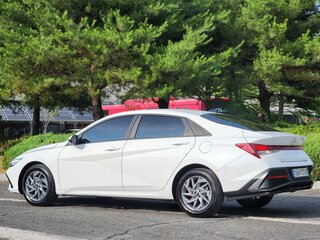 2023 Hyundai Avante VII Рестайлинг, белый, 1816000 рублей, вид 4
