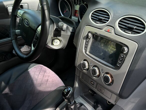 2010 Ford Focus II Рестайлинг, белый, 585000 рублей - вид 4