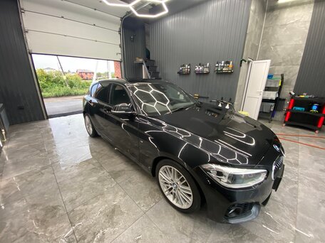 2018 BMW 1 серии 118i II (F20/F21) Рестайлинг 2, чёрный, 1590000 рублей, вид 2