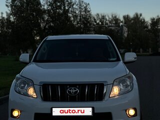 2013 Toyota Land Cruiser Prado 150 Series, белый, 2800000 рублей, вид 1