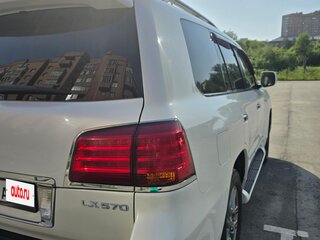 2010 Lexus LX 570 III, белый, 3430000 рублей, вид 5