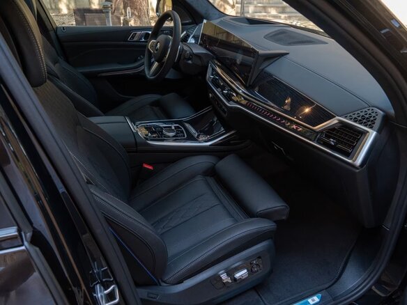 2026 BMW X7 40d I (G07) Рестайлинг, чёрный - вид 13