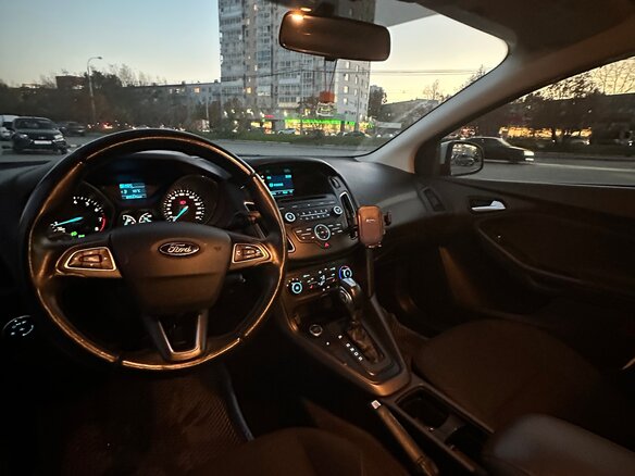 2017 Ford Focus III Рестайлинг, белый, 1300000 рублей - вид 7