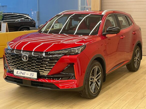 2026 Changan UNI-S I, красный, 3229900 рублей - вид 3