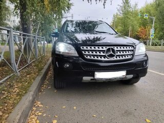 2005 Mercedes-Benz M-Класс 350 II (W164), чёрный, 1250000 рублей, вид 2