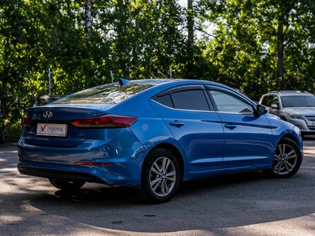 2017 Hyundai Elantra VI (AD), синий, 984000 рублей, вид 2