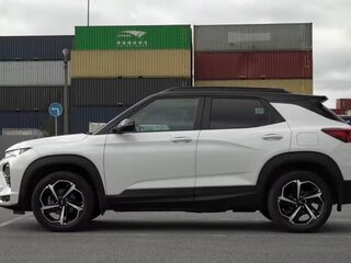 2023 Chevrolet TrailBlazer III Рестайлинг, белый, 2227327 рублей, вид 4