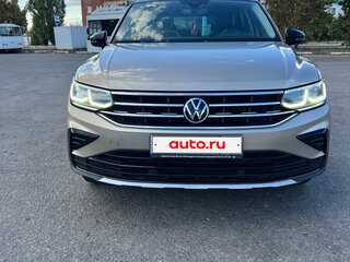 2021 Volkswagen Tiguan II Рестайлинг, коричневый, 2800000 рублей, вид 3