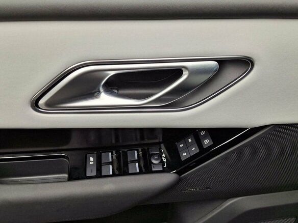2025 Land Rover Range Rover Velar I Рестайлинг, чёрный - вид 11