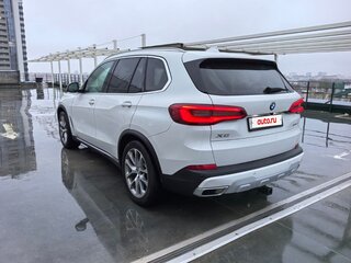 2020 BMW X5 40i IV (G05/G18), белый, 6400000 рублей, вид 4