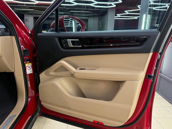 2022 Porsche Cayenne III, красный, 8990000 рублей - вид 11
