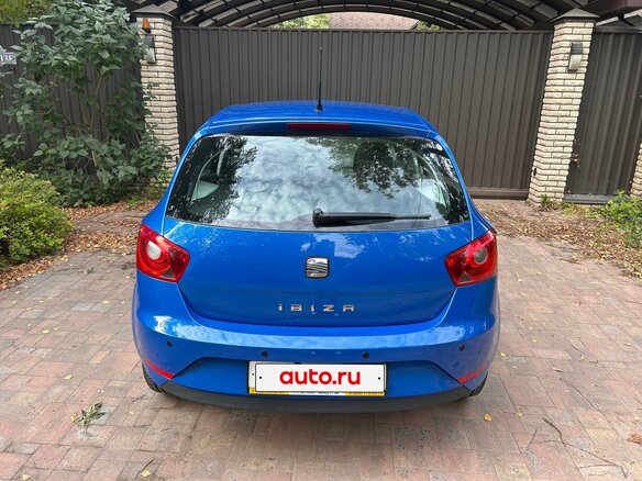 2012 SEAT Ibiza IV Рестайлинг, синий, 720000 рублей - вид 4