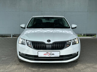 2019 Skoda Octavia III (A7) Рестайлинг, белый, 1670000 рублей, вид 3