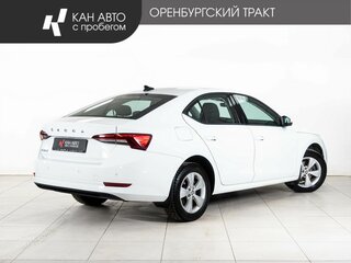 2020 Skoda Octavia IV (A8), белый, 2123000 рублей, вид 3