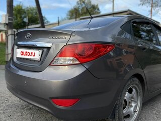 2013 Hyundai Solaris I, серый, 700000 рублей, вид 5