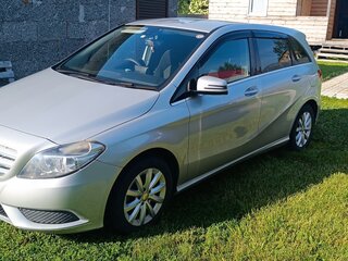 2013 Mercedes-Benz B-Класс 180 II (W246), серый, 900000 рублей, вид 1