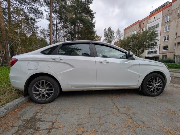 2018 Lada (ВАЗ) Vesta I, белый, 870000 рублей - вид 2