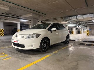 2011 Toyota Auris I Рестайлинг, белый, 1050000 рублей, вид 1
