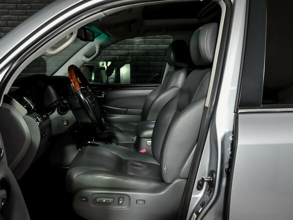 2008 Lexus LX 570 III, серебристый, 3000000 рублей - вид 8