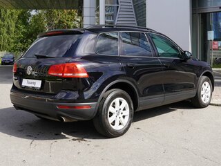 2016 Volkswagen Touareg II Рестайлинг, чёрный, 2056000 рублей, вид 4
