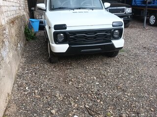 2002 Lada (ВАЗ) 2131 (4x4) 213105 I, белый, 300000 рублей, вид 5