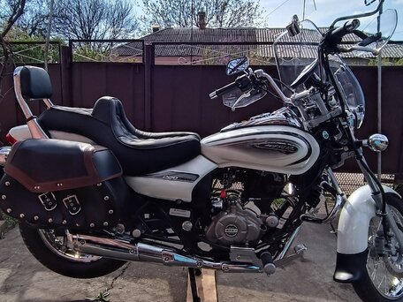 2019 Bajaj Avenger, белый, 268000 рублей, вид 1