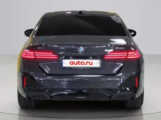 2023 BMW 5 серии 530i xDrive VIII (G60/G61/G68), чёрный, 6490000 рублей, вид 4